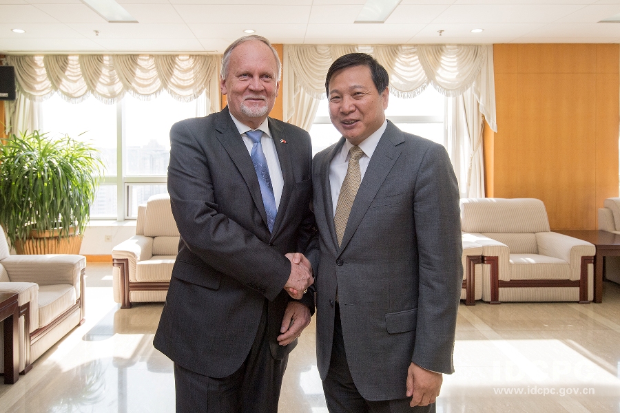 Kalev Kallo, Chairman of Estonia-China Parliamentary Group, meets ILD Vice Minister Qian Hongshan, October 2019. Source: ILD.